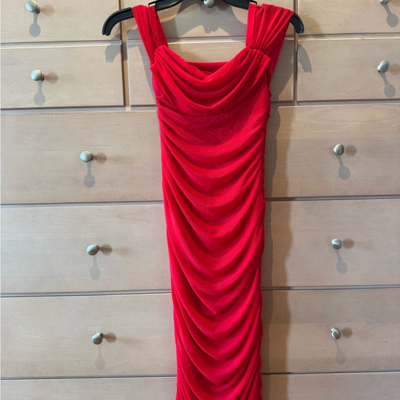 Source Unknown Dresses & Skirts - Scarlet Red Ruched Midi Dress Small
